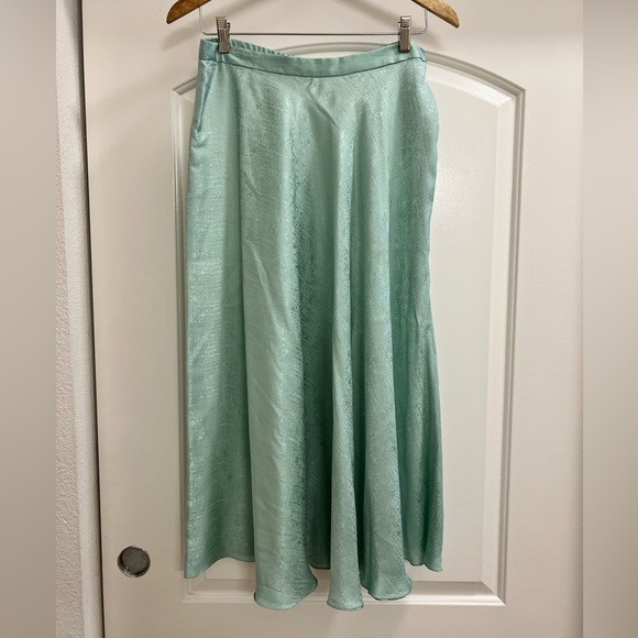 Dresses & Skirts - Vintage 100% Silk Maxi Skirt